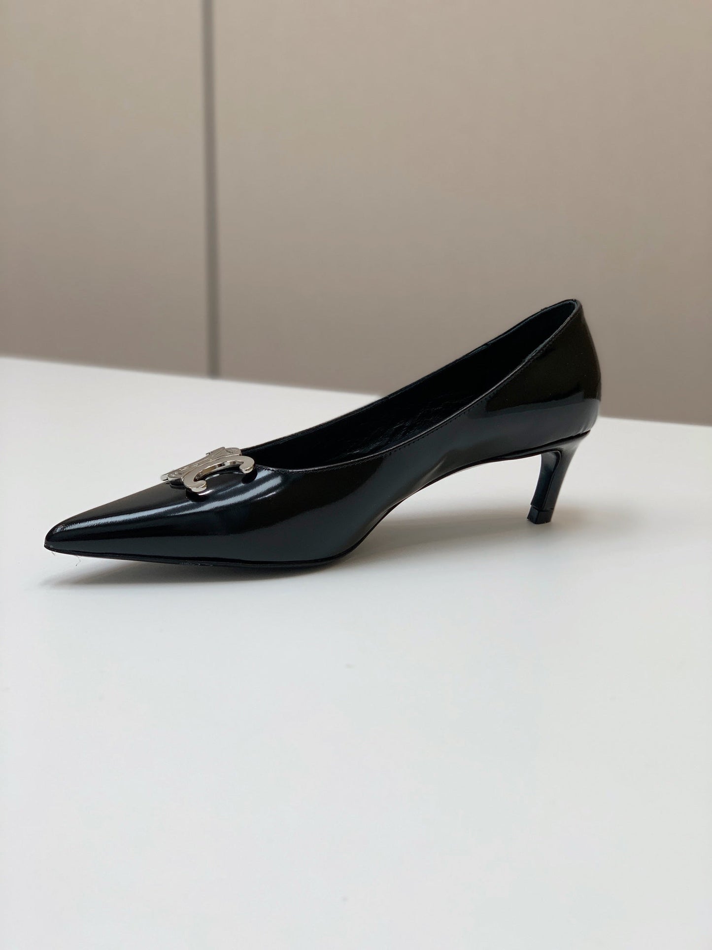 MEDIUM-HEELED 50MM PUMP IN BLACK CALFSKIN - 35
