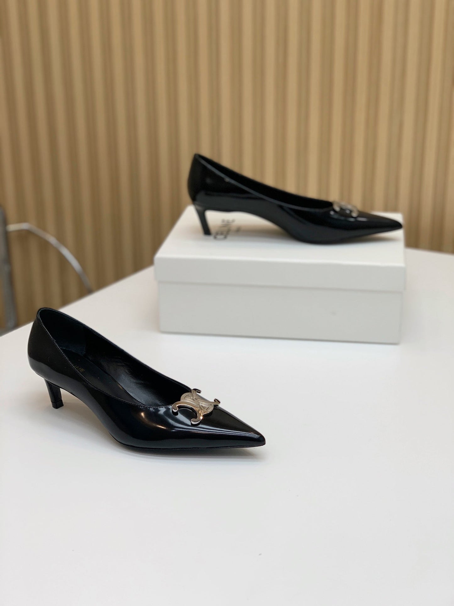 MEDIUM-HEELED 50MM PUMP IN BLACK CALFSKIN - 35