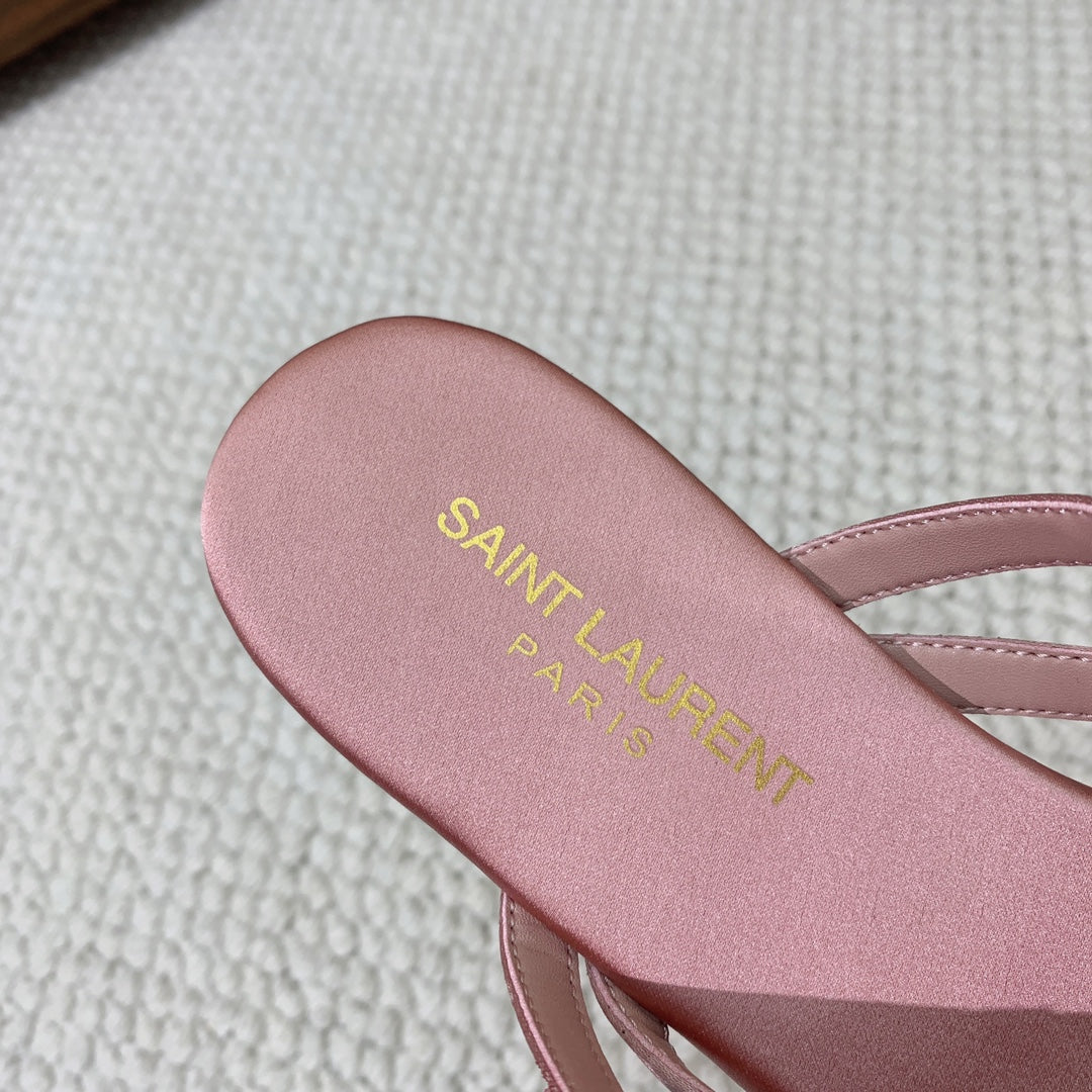 SL CRYSTAL BUCKLE THONG SANDAL LIGHT PINK SATIN - 35