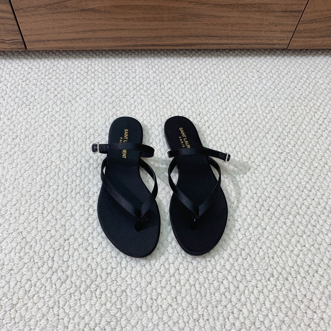 SL CRYSTAL BUCKLE THONG SANDAL BLACK SATIN - 35