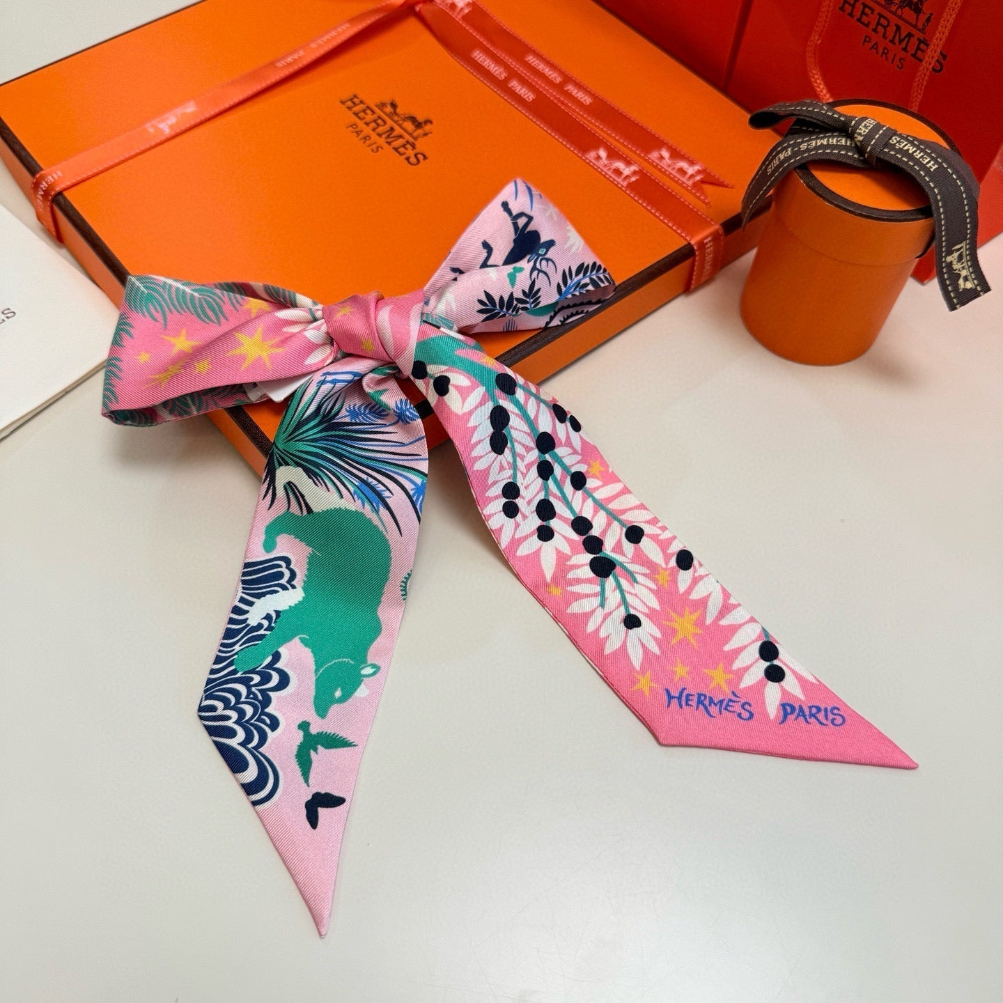 HERMES 25S SILK NECKERCHIEF 86 IN SILK 714357