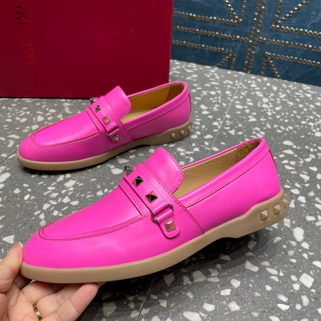 LEISURE FLOWS SPLIT LOAFER IN BRIGHT PINK CALFSKIN - 35