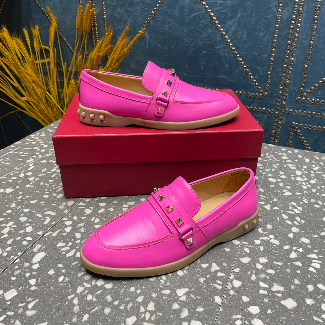 LEISURE FLOWS SPLIT LOAFER IN BRIGHT PINK CALFSKIN - 35
