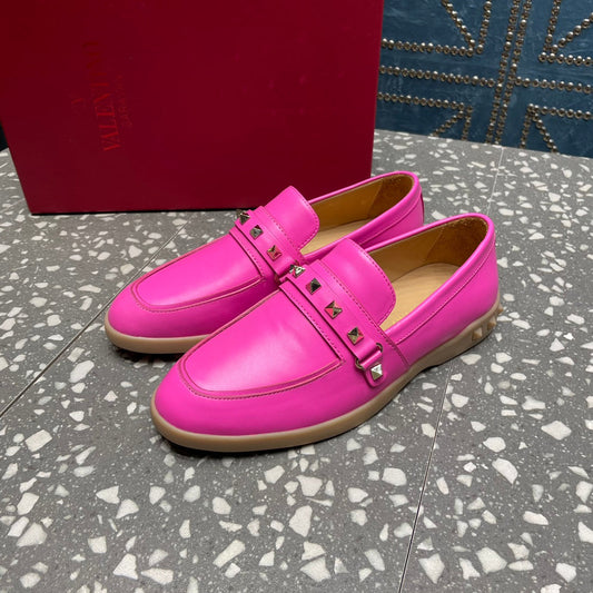 LEISURE FLOWS SPLIT LOAFER IN BRIGHT PINK CALFSKIN - 35