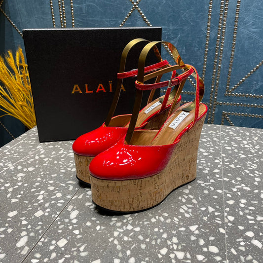 ALAIA WEDGE PUMP 15 CM IN CHERRY RED LAMBSKIN AND BEIGE RUBBER - 35