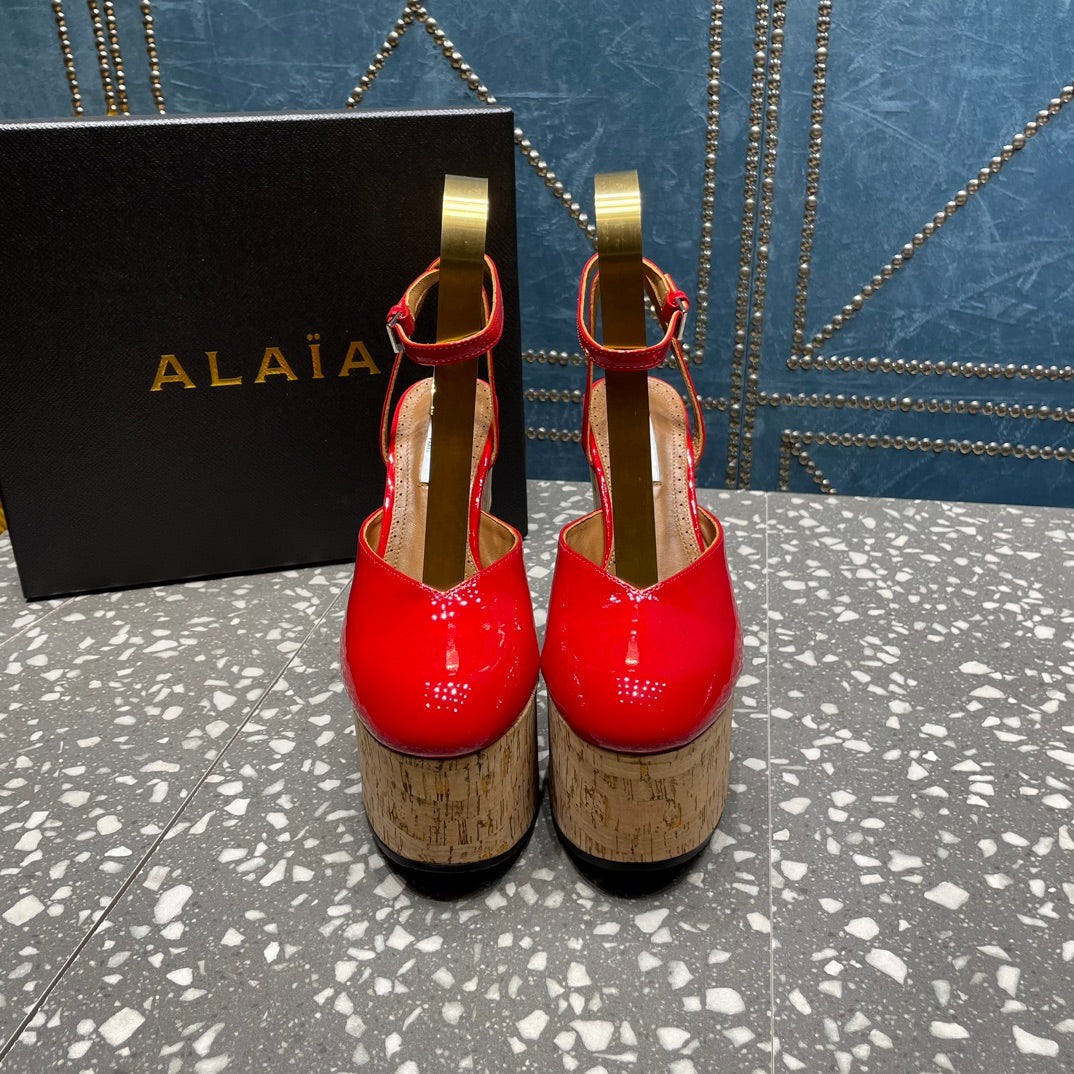 ALAIA WEDGE PUMP 15 CM IN CHERRY RED LAMBSKIN AND BEIGE RUBBER - 35