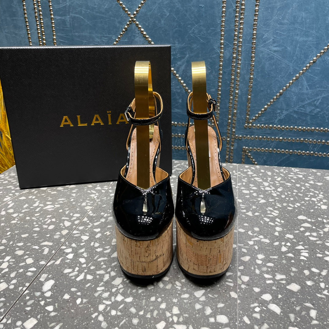 ALAIA WEDGE PUMP 15 CM IN BLACK LAMBSKIN AND BEIGE RUBBER - 35