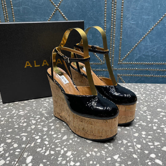 ТУФЛІ ALAIA WEDGE PUMP 15 СМ, ЧОРНА ОВЧИНА ТА БЕЖЕВА ГУМА - 35