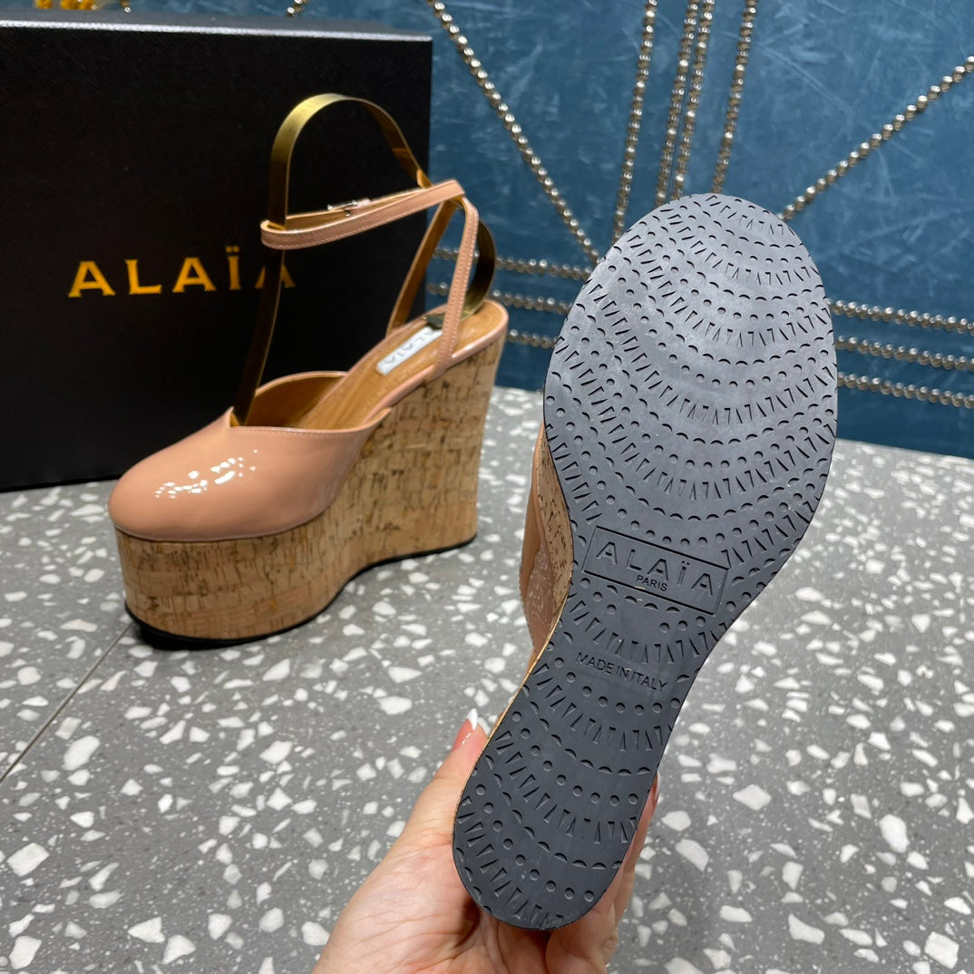 ALAIA WEDGE PUMP 15 CM IN ALMOND BEIGE LAMBSKIN AND BEIGE RUBBER - 35