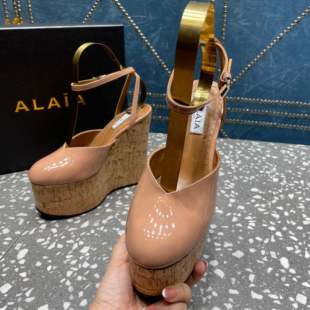 ALAIA WEDGE PUMP 15 CM IN ALMOND BEIGE LAMBSKIN AND BEIGE RUBBER - 35