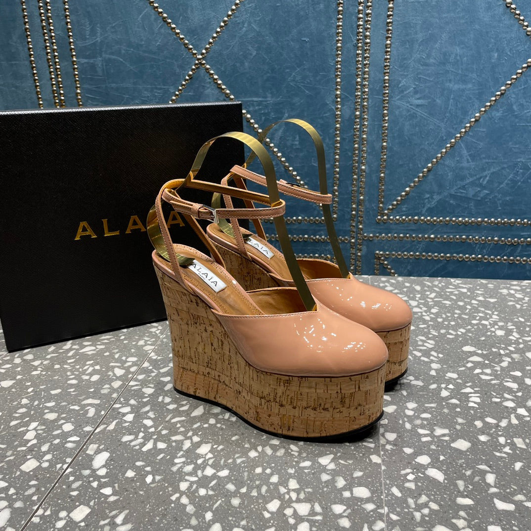 ALAIA WEDGE PUMP 15 CM IN ALMOND BEIGE LAMBSKIN AND BEIGE RUBBER - 35