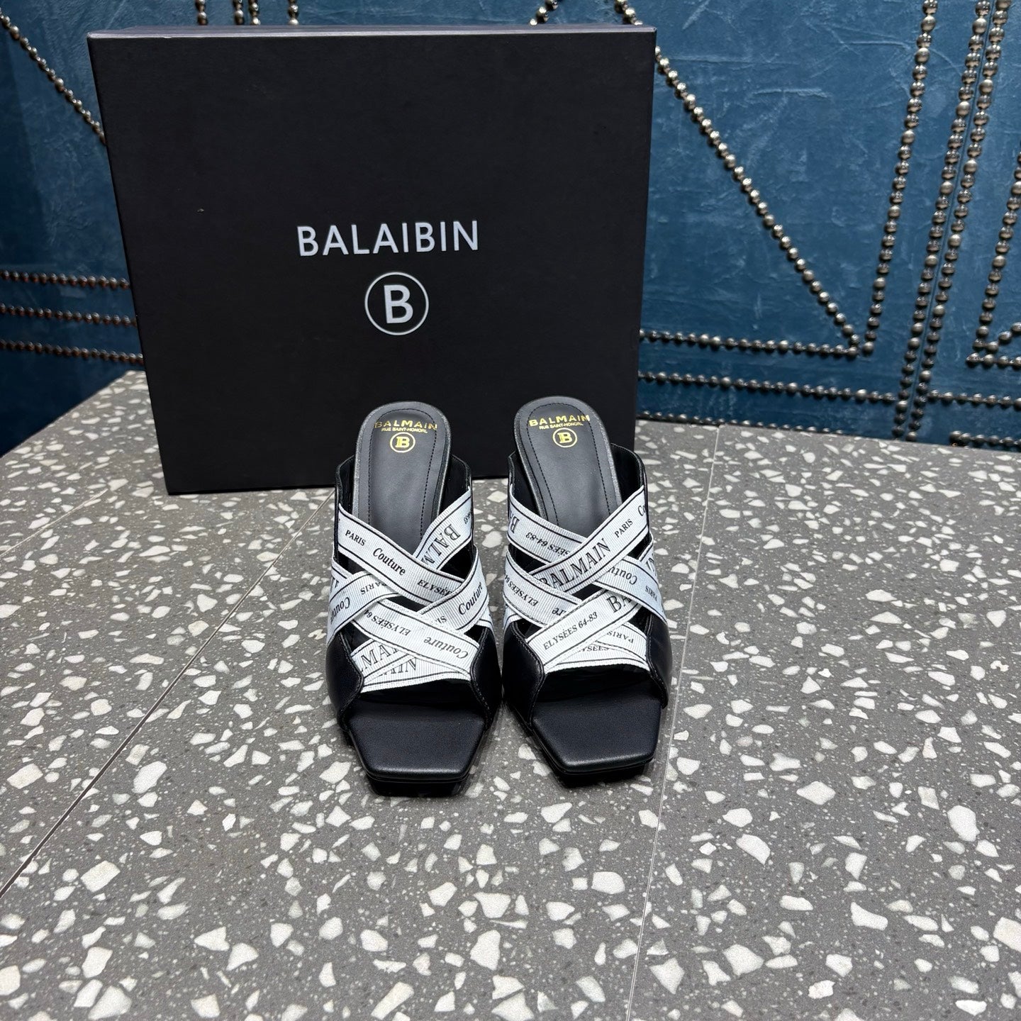 БОСОНІЖКИ BALMAIN 26S НА ВИСОКИХ ПІДБОРАХ 95 ММ З ЧОРНОЇ ТЕЛЯЧОЇ ШКІРИ ТА БІЛОГО ТЕКСТИЛЮ