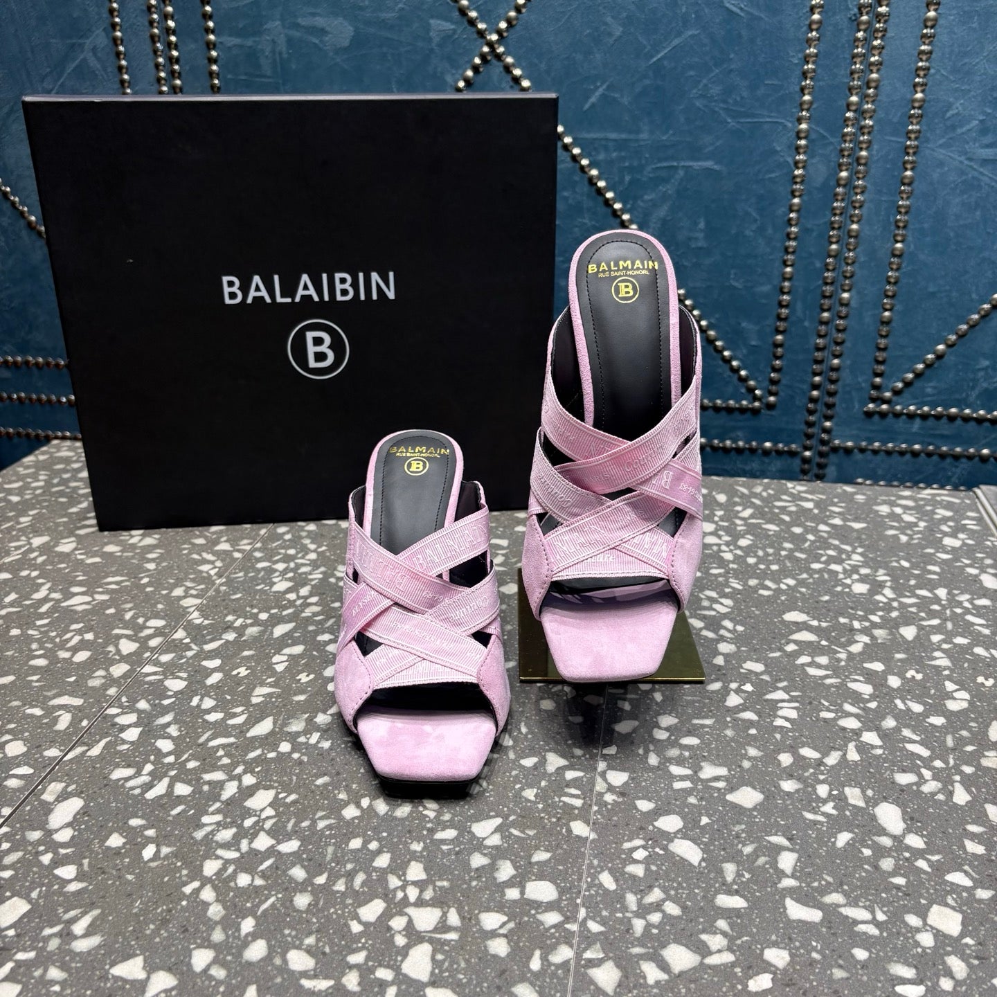 БОСОНІЖКИ BALMAIN 26S НА ВИСОКИХ ПІДБОРАХ 95 ММ З БЛІДО-БУЗКОВОЇ РОЖЕВОЇ ЗАМШІ ТА ТКАНИНИ