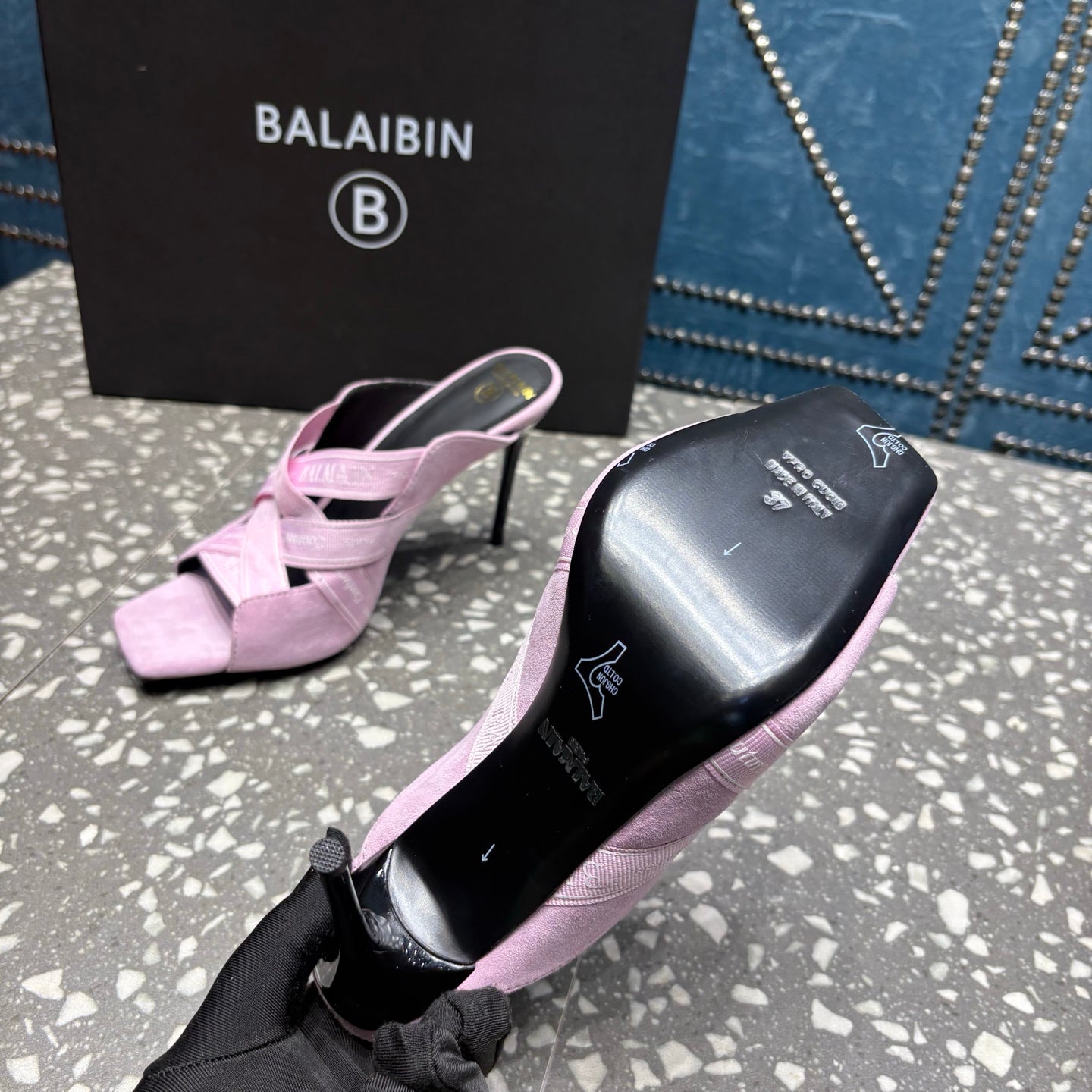 БОСОНІЖКИ BALMAIN 26S НА ВИСОКИХ ПІДБОРАХ 95 ММ З БЛІДО-БУЗКОВОЇ РОЖЕВОЇ ЗАМШІ ТА ТКАНИНИ