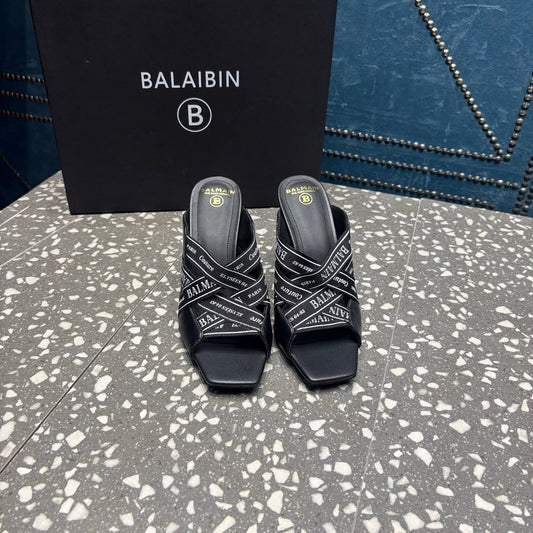 Босоніжки BALMAIN 26S на підборах 95 мм з чорної телячої шкіри та тканини
