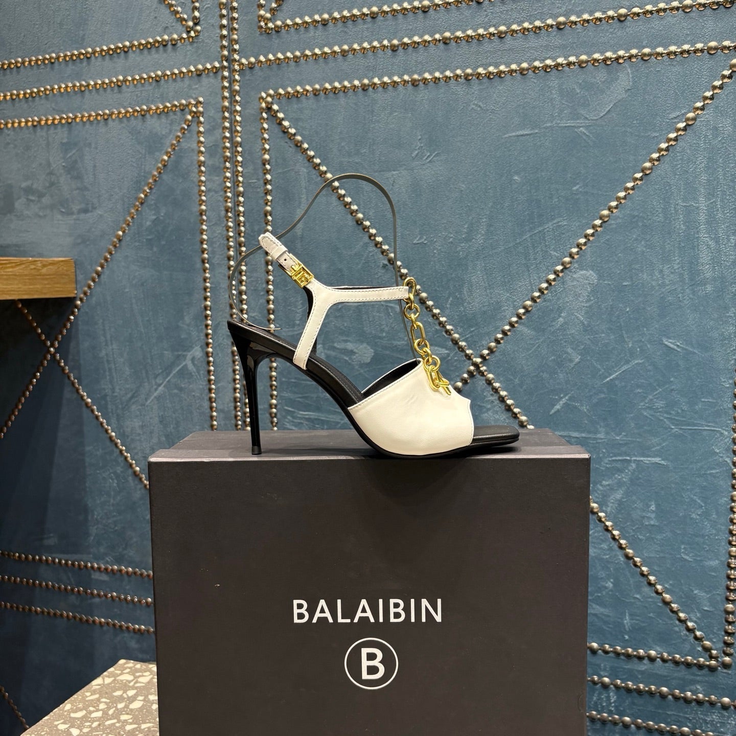 БОСОНІЖКИ НА ВИСОКИХ ПІДБОРАХ BALMAIN 26S 95 ММ З ЧОРНО-БІЛОЇ ТЕЛЯЧОЇ ШКІРИ