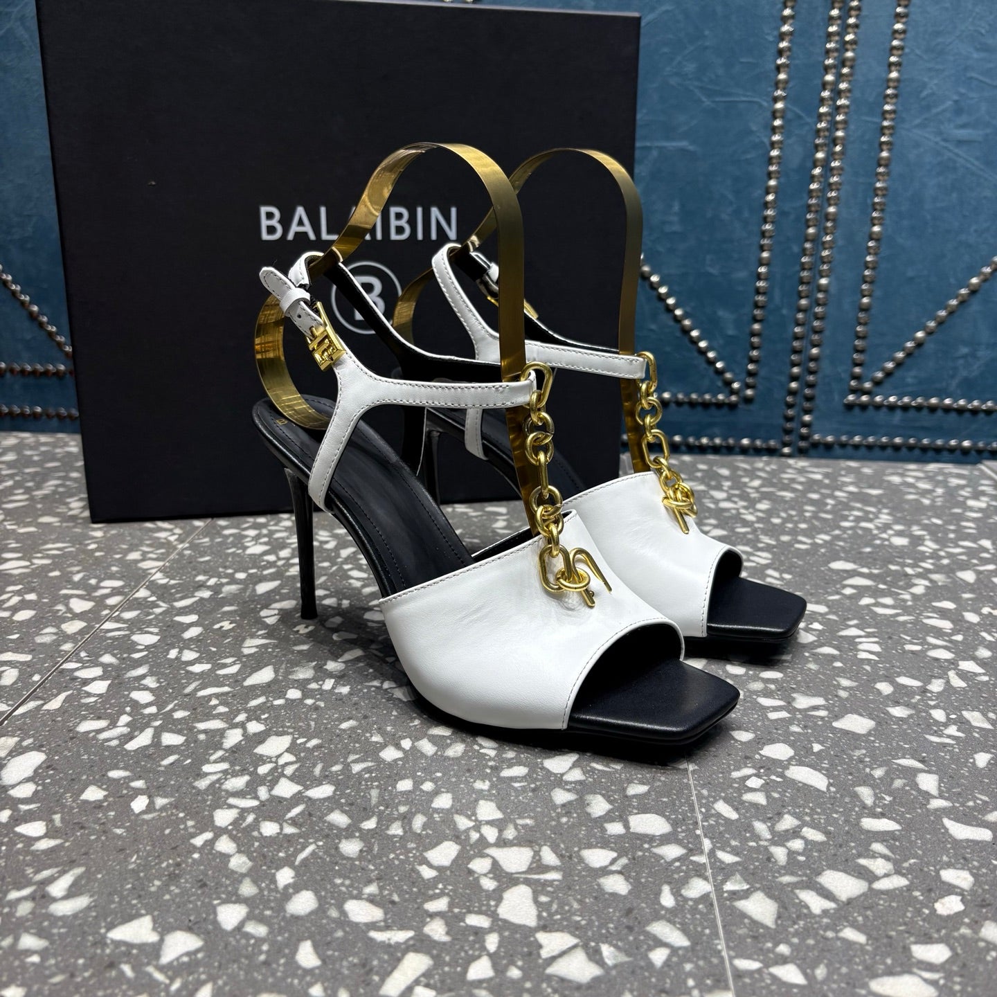 БОСОНІЖКИ НА ВИСОКИХ ПІДБОРАХ BALMAIN 26S 95 ММ З ЧОРНО-БІЛОЇ ТЕЛЯЧОЇ ШКІРИ