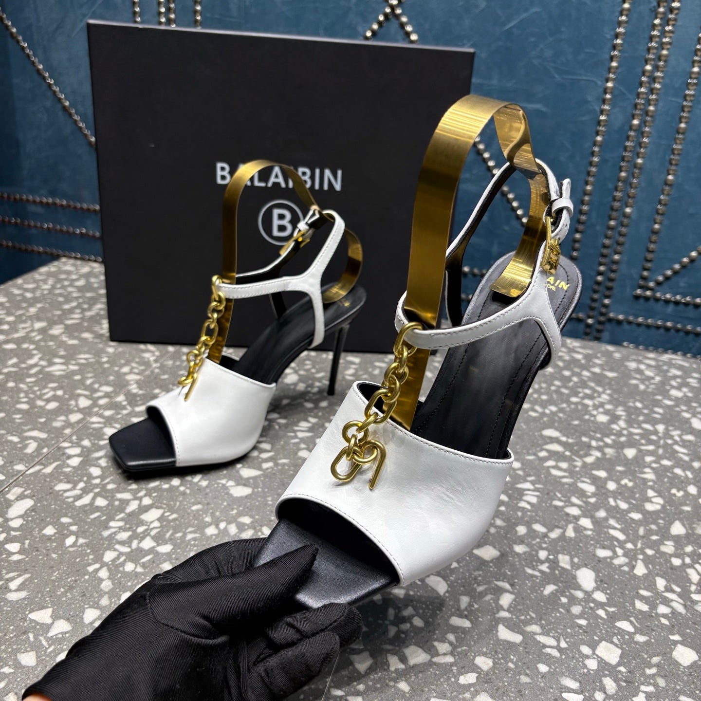 БОСОНІЖКИ НА ВИСОКИХ ПІДБОРАХ BALMAIN 26S 95 ММ З ЧОРНО-БІЛОЇ ТЕЛЯЧОЇ ШКІРИ