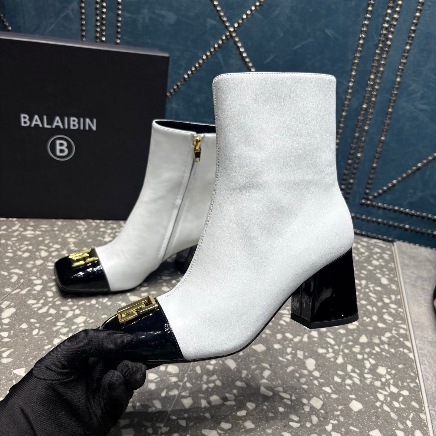 ЧЕРЕВИКИ BALMAIN 26S 65 ММ З БІЛОЇ ТА ЧОРНОЇ ТЕЛЯЧОЇ ШКІРИ