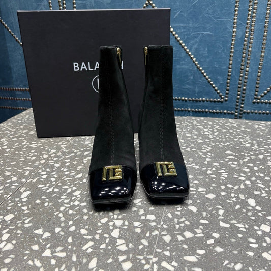 ЧОБОТИ BALMAIN 26S 65 ММ З ЧОРНОЇ ЗАМШІ ТА ТЕЛЯЧОЇ ШКІРИ