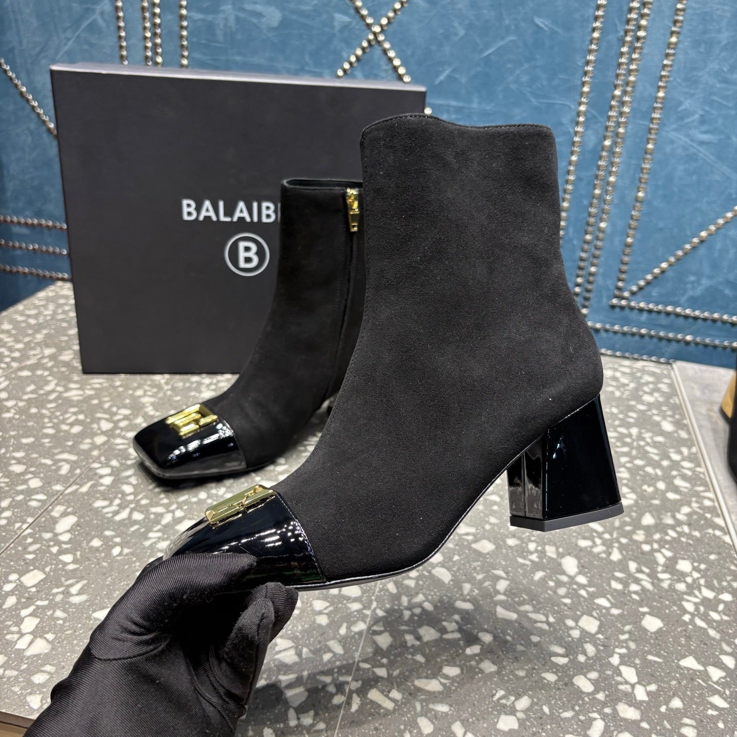 ЧОБОТИ BALMAIN 26S 65 ММ З ЧОРНОЇ ЗАМШІ ТА ТЕЛЯЧОЇ ШКІРИ