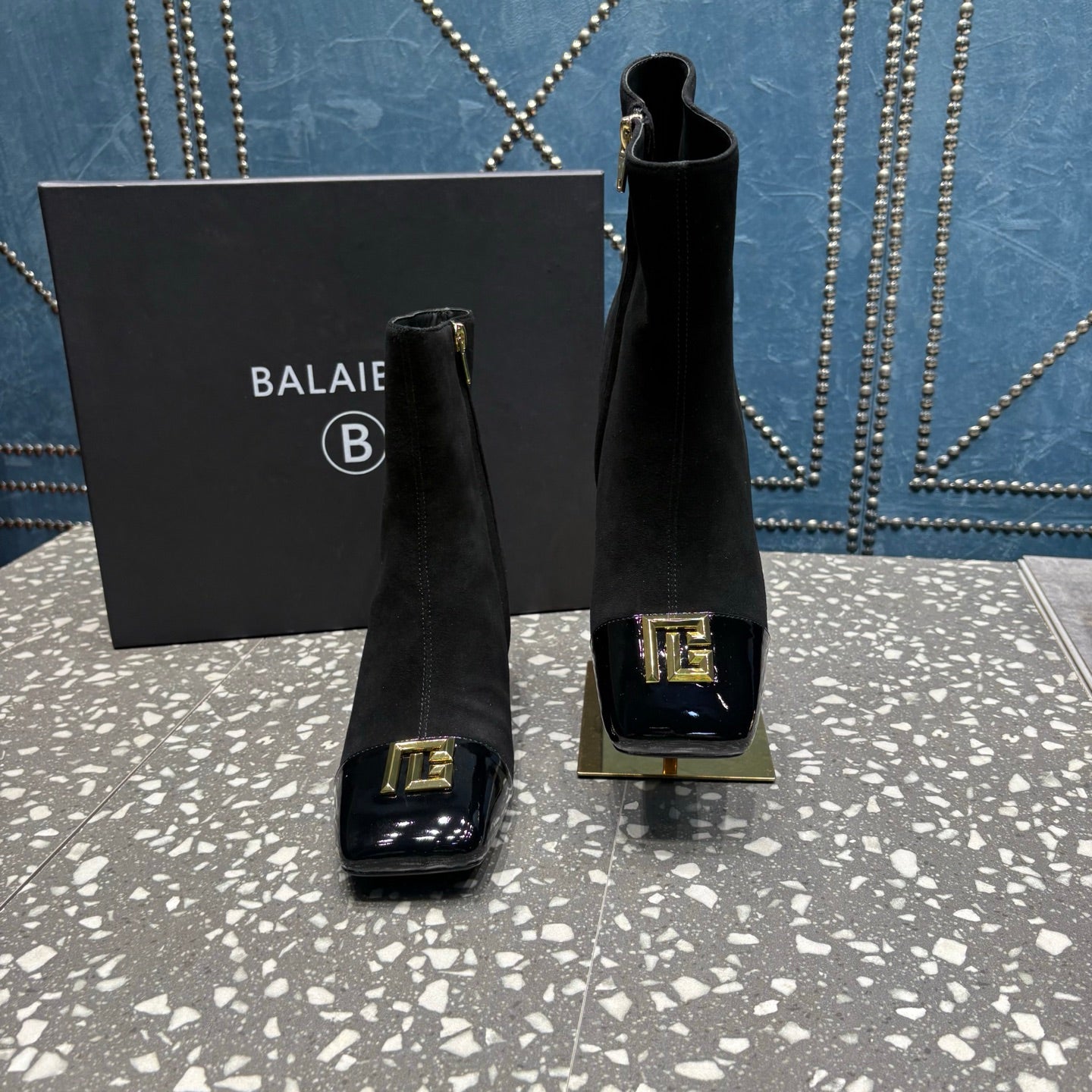 ЧОБОТИ BALMAIN 26S 65 ММ З ЧОРНОЇ ЗАМШІ ТА ТЕЛЯЧОЇ ШКІРИ