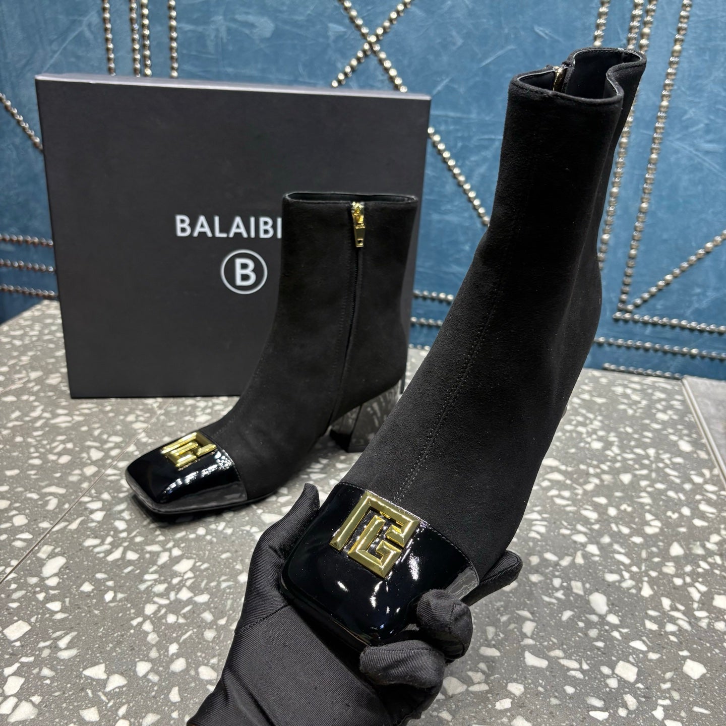 ЧОБОТИ BALMAIN 26S 65 ММ З ЧОРНОЇ ЗАМШІ ТА ТЕЛЯЧОЇ ШКІРИ