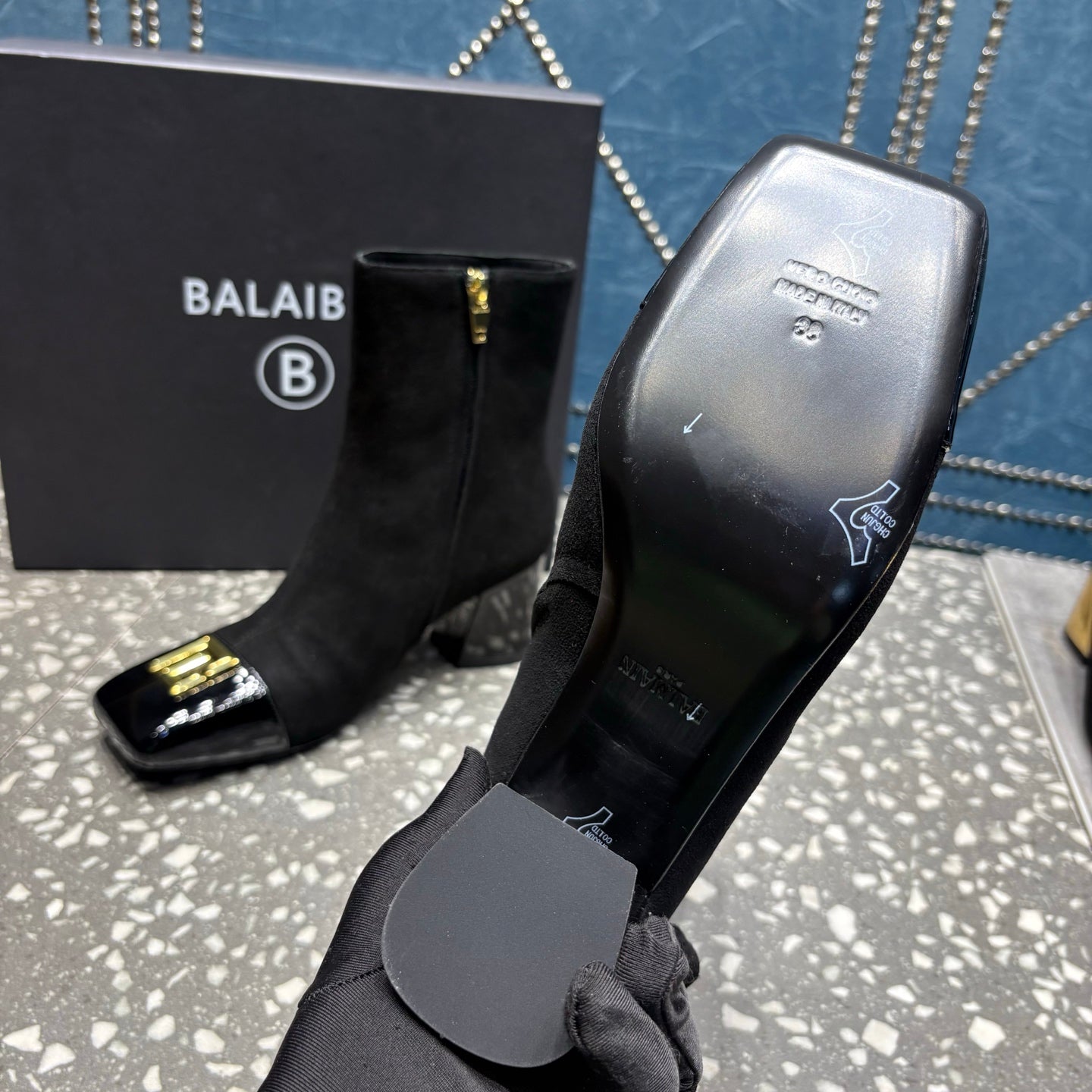 ЧОБОТИ BALMAIN 26S 65 ММ З ЧОРНОЇ ЗАМШІ ТА ТЕЛЯЧОЇ ШКІРИ