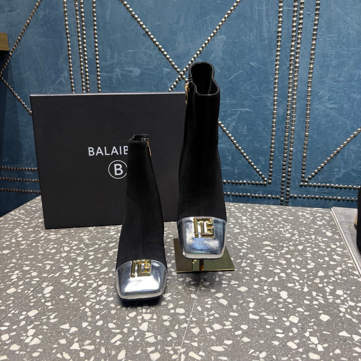 ЧЕРЕВИКИ BALMAIN 26S 65 ММ З ЧОРНОЇ ЗАМШІ ТА СРІБНОЇ ТЕЛЯЧОЇ ШКІРИ