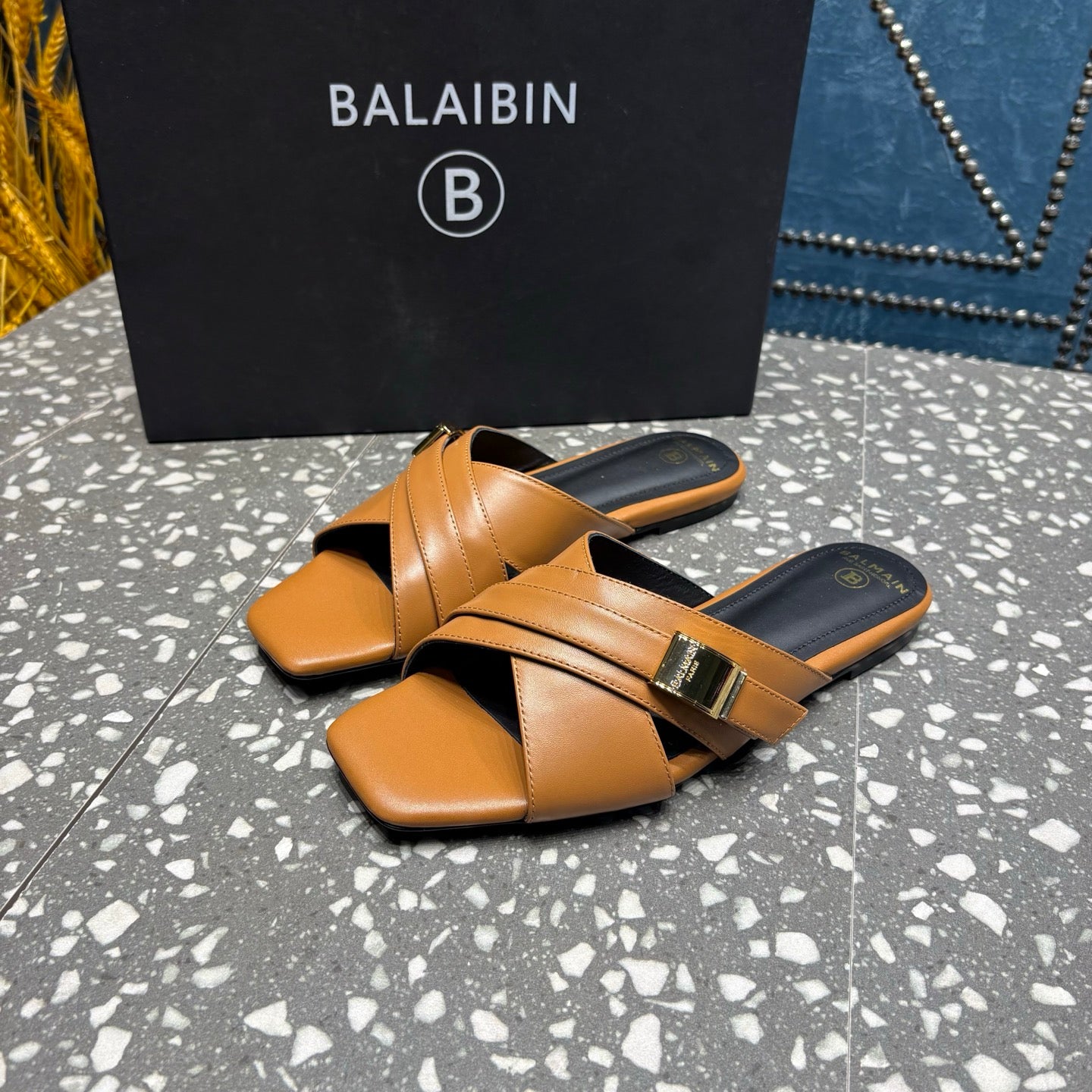 Шльопанці BALMAIN 26S ЗІ СТРІЧКАМИ НАВХРЕСТ З КОРИЧНЕВОЇ ТЕЛЯЧОЇ ШКІРИ