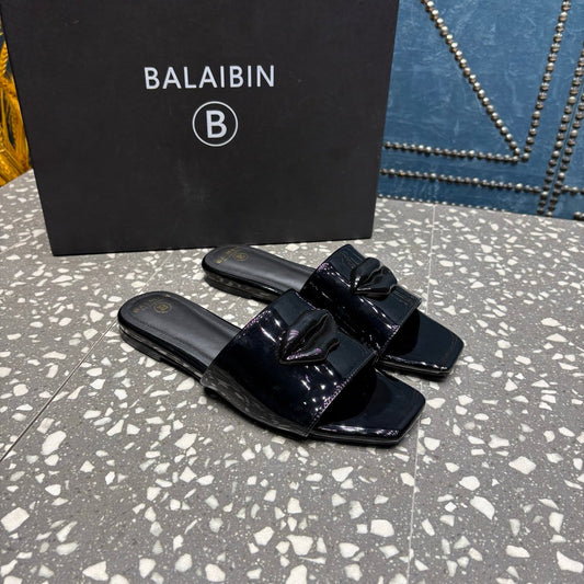 ШЛІФАНЦІ BALMAIN 26S З ЧОРНОЇ ГЛЯНЦЕВОЇ ТЕЛЯЧОЇ ШКІРИ