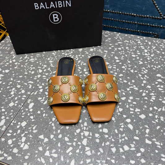 Шльопки BALMAIN 26S з коричневої телячої шкіри із золотою фурнітурою