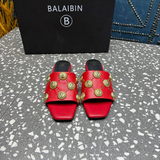 ШЛЬОПАНЦІ BALMAIN 26S З ЧЕРВОНОЇ ТЕЛЯЧОЇ ШКІРИ ІЗ ЗОЛОТОЮ ФУРНІТУРОЮ