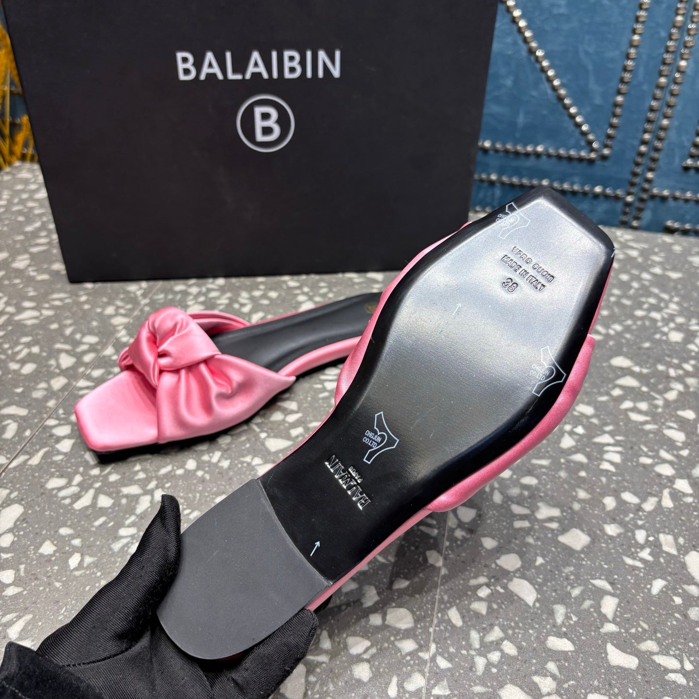 Шльопки BALMAIN 26S з рожевого сатину
