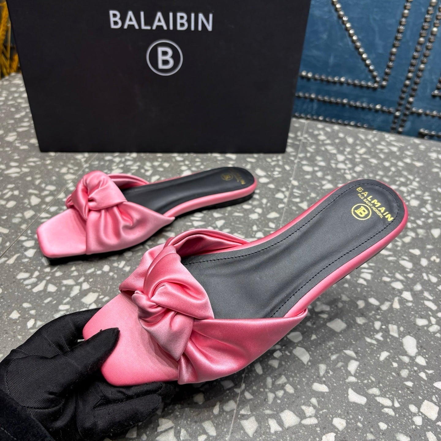 Шльопки BALMAIN 26S з рожевого сатину