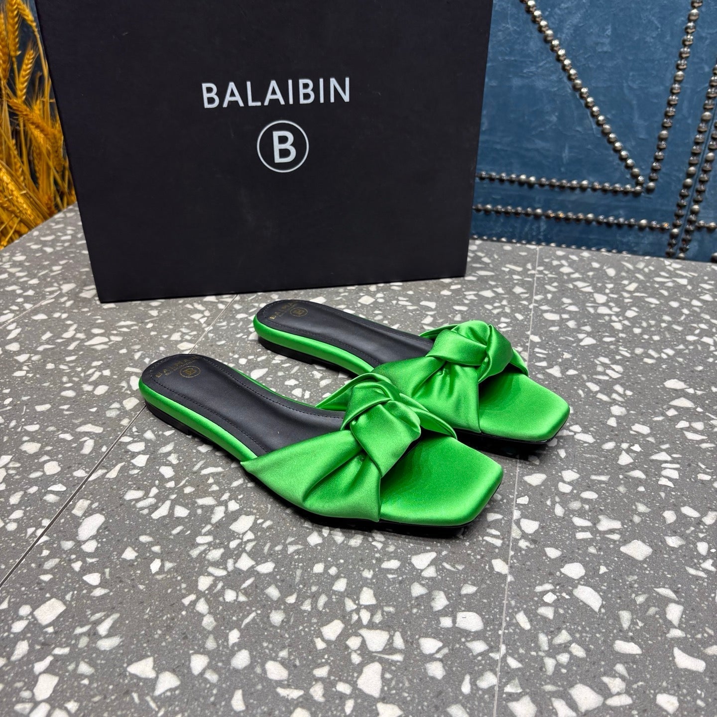 ШЛЬОПАНЦІ BALMAIN 26S ІЗ ЗЕЛЕНОГО АТЛАСУ