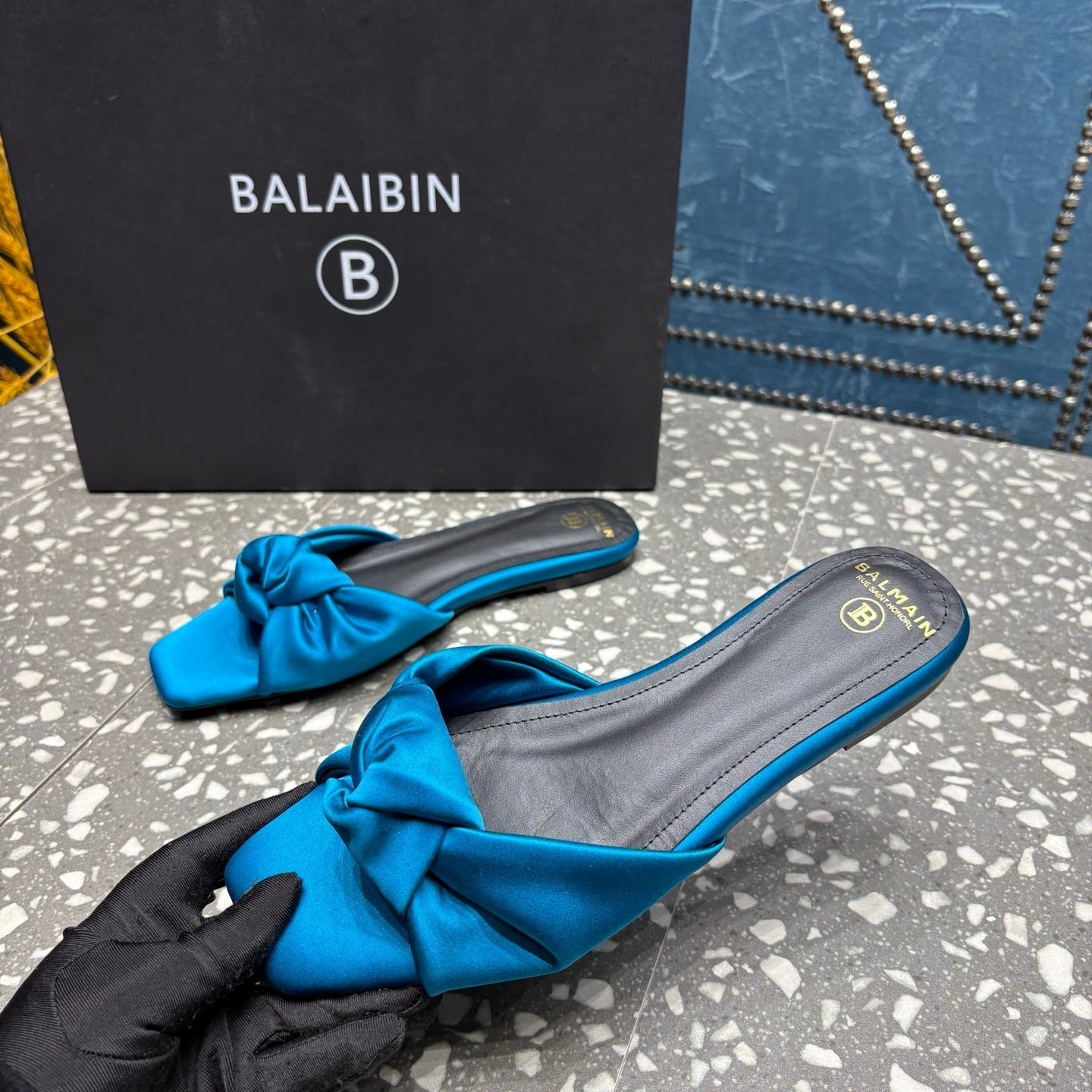 ШЛЬОПАНЦІ BALMAIN 26S З АТЛАСУ КОЛЬОРУ ОКЕАНУ