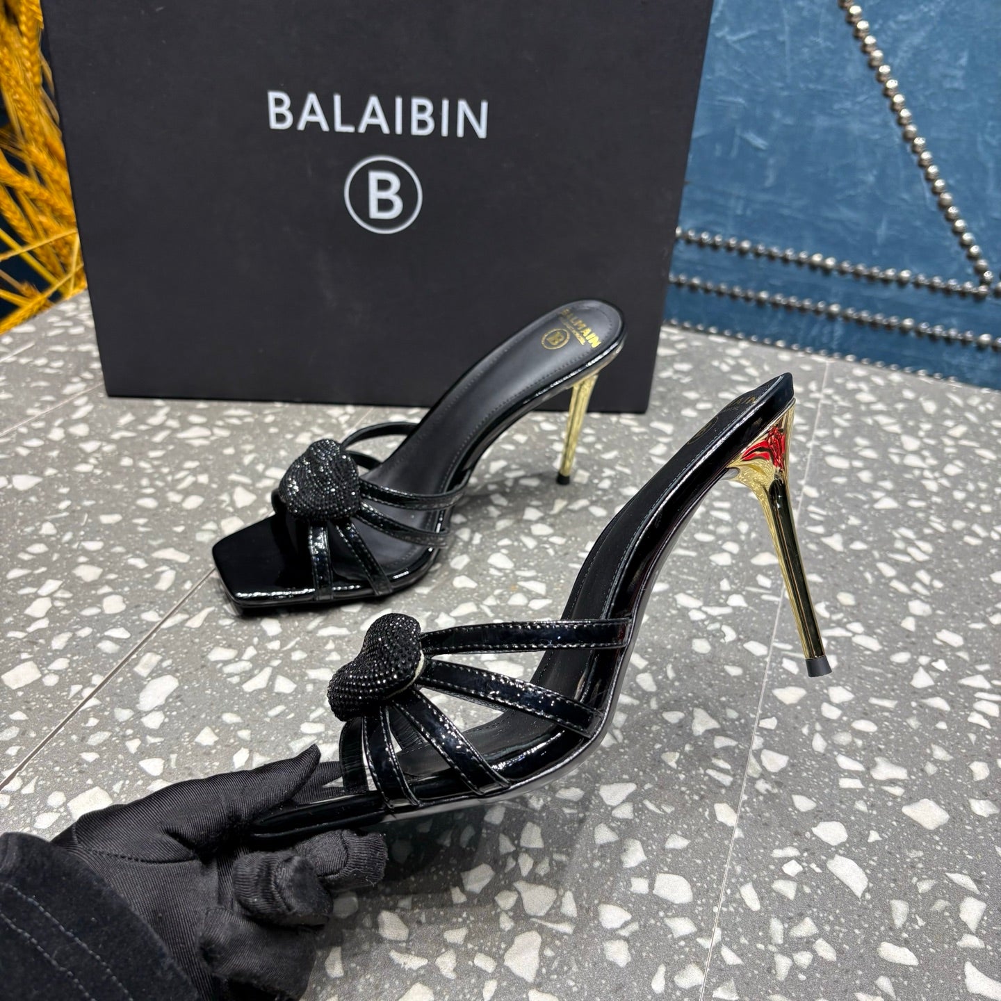 Босоніжки BALMAIN 26S на підборах 95 мм з чорної телячої шкіри, модель 7
