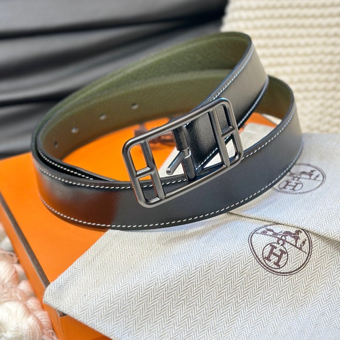 HM-CAPE COD 32MM REVERSIBLE BELT OLIVE GREEN AND BLACK LEATHER BLACK HARDWARE - 30