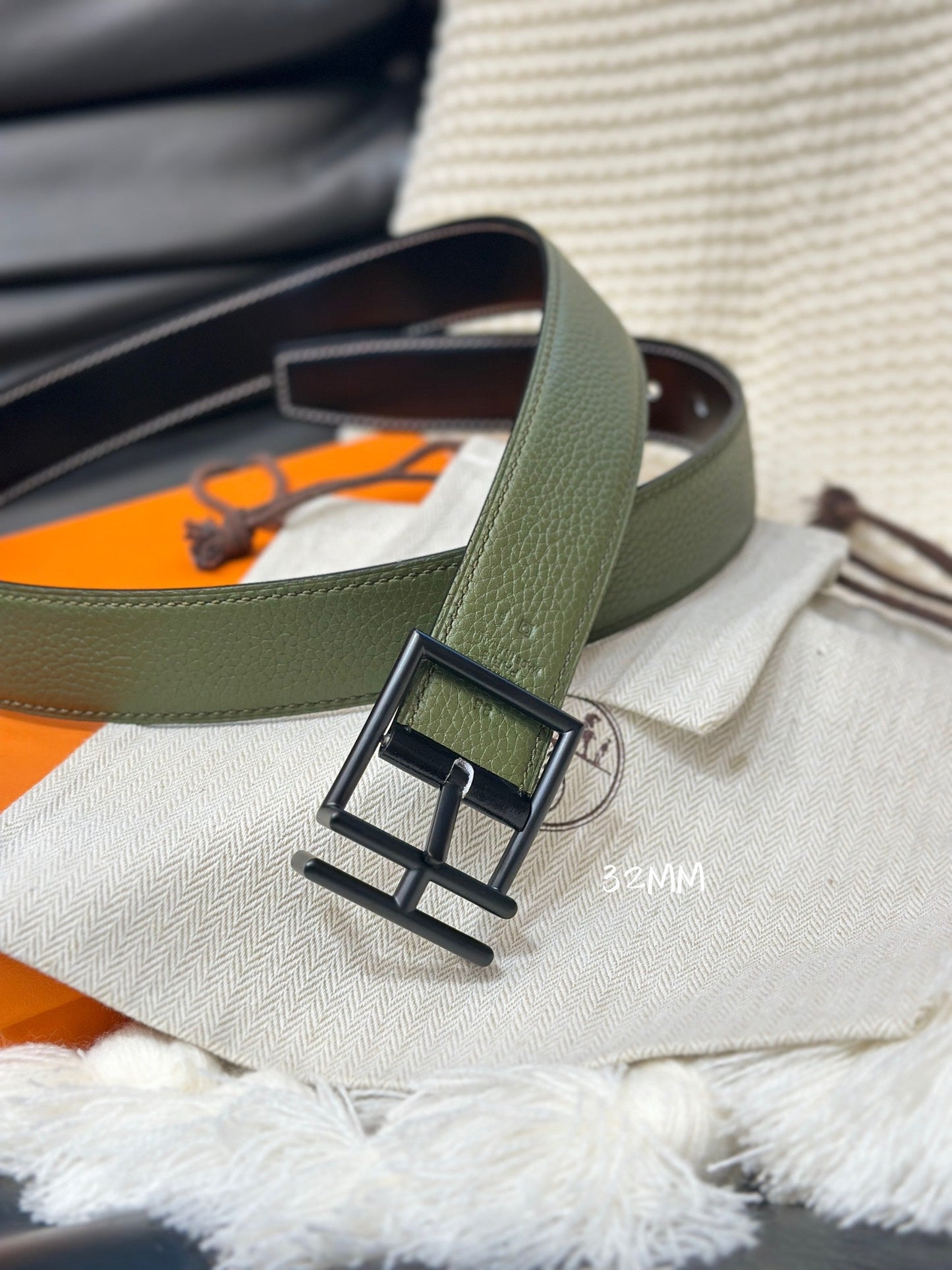 HM NATHAN REVERSIBLE BELT  32MM OLIVE GREEN AND BLACK LEATHER BLACK HARDWARE - 30