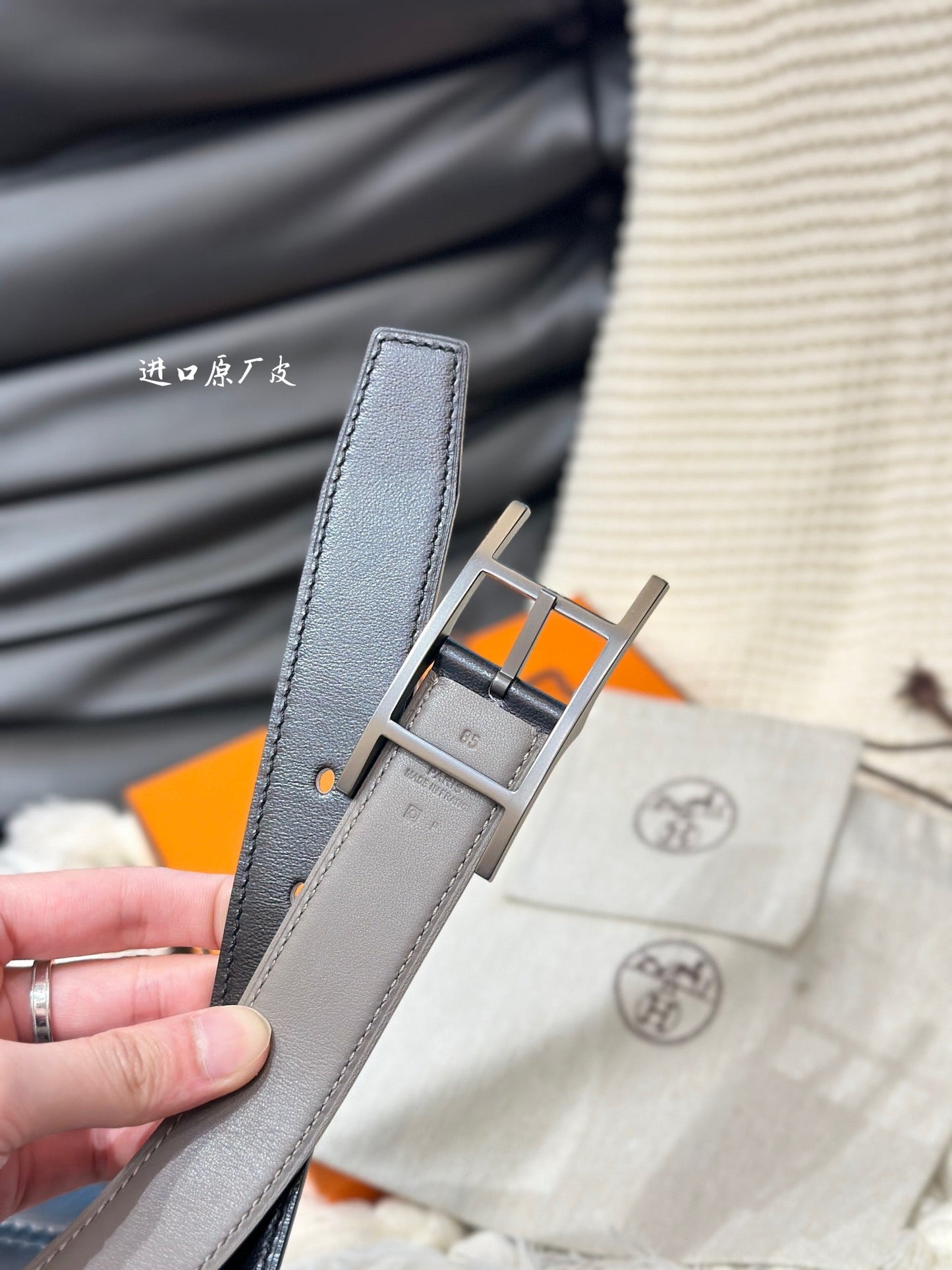 HM QUENTIN 32MM REVERSIBLE BELT BLACK AND KHAKI BROWN LEATHER BLACK HARDWARE - 30