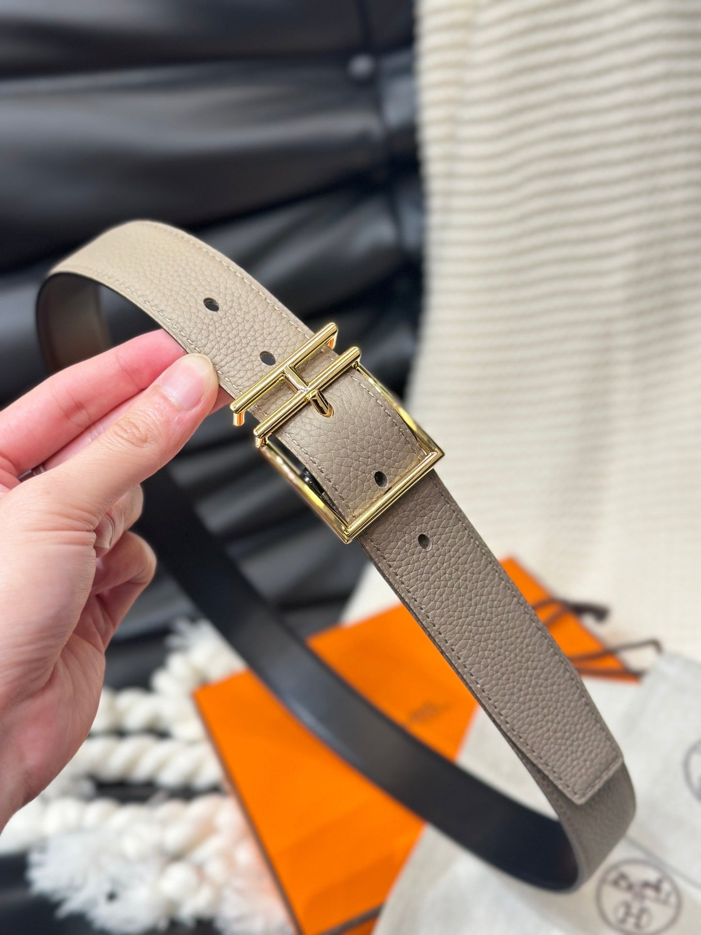 HM NATHAN 32MM REVERSIBLE BELT IN BLACK AND TAN LEATHER GOLD BUCKLE - 30