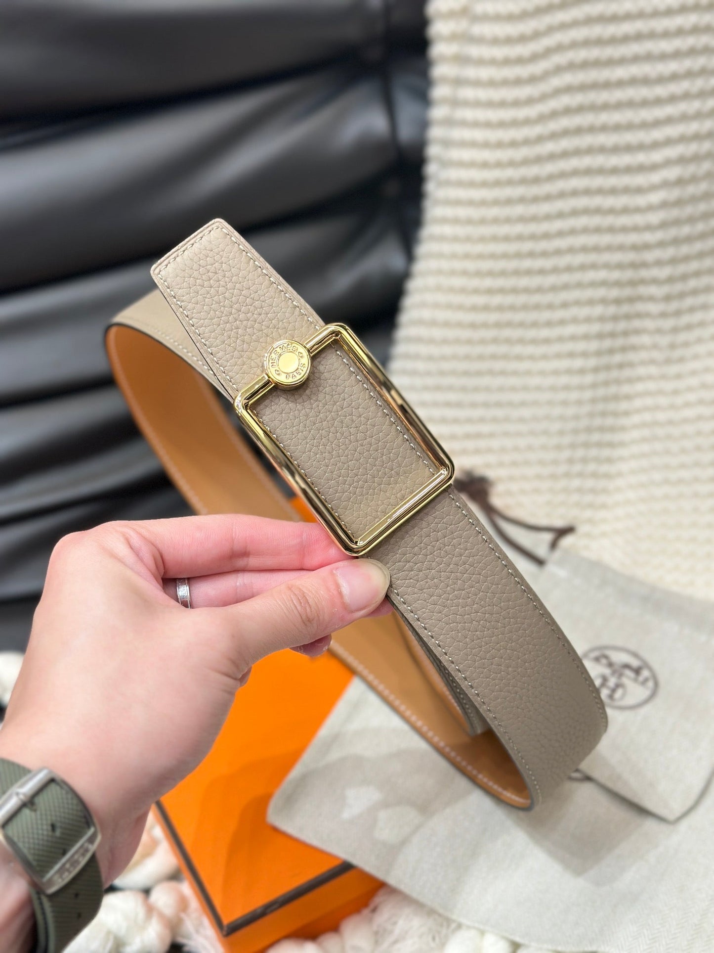HM OSCAR BELT GOLD BUCKLE & REVERSIBLE HONEY ORANGE LEATHER STRAP 38MM - 30