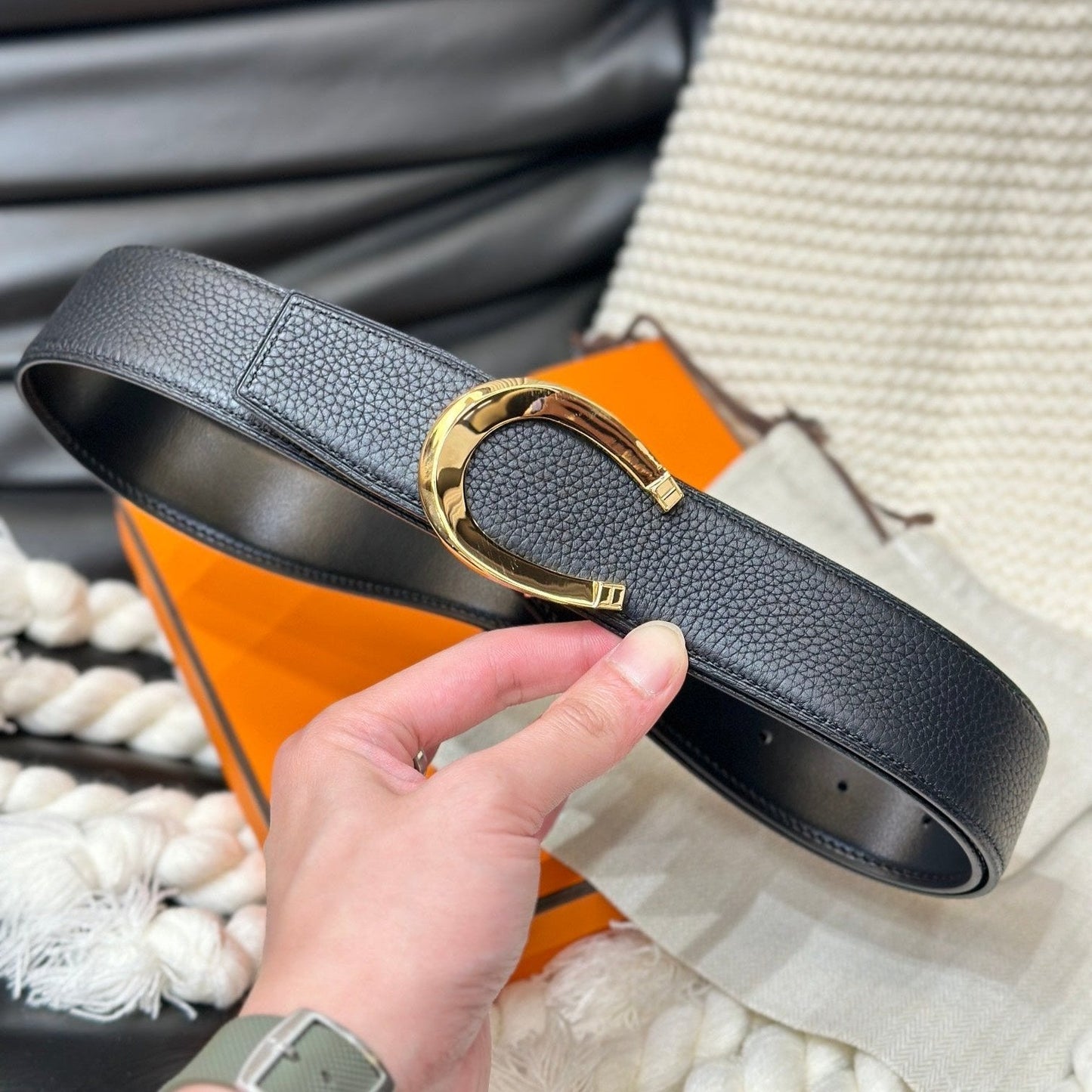 HM LUCK BELT GOLD BUCKLE & REVERSIBLE BLACK LEATHER STRAP 38MM - 30