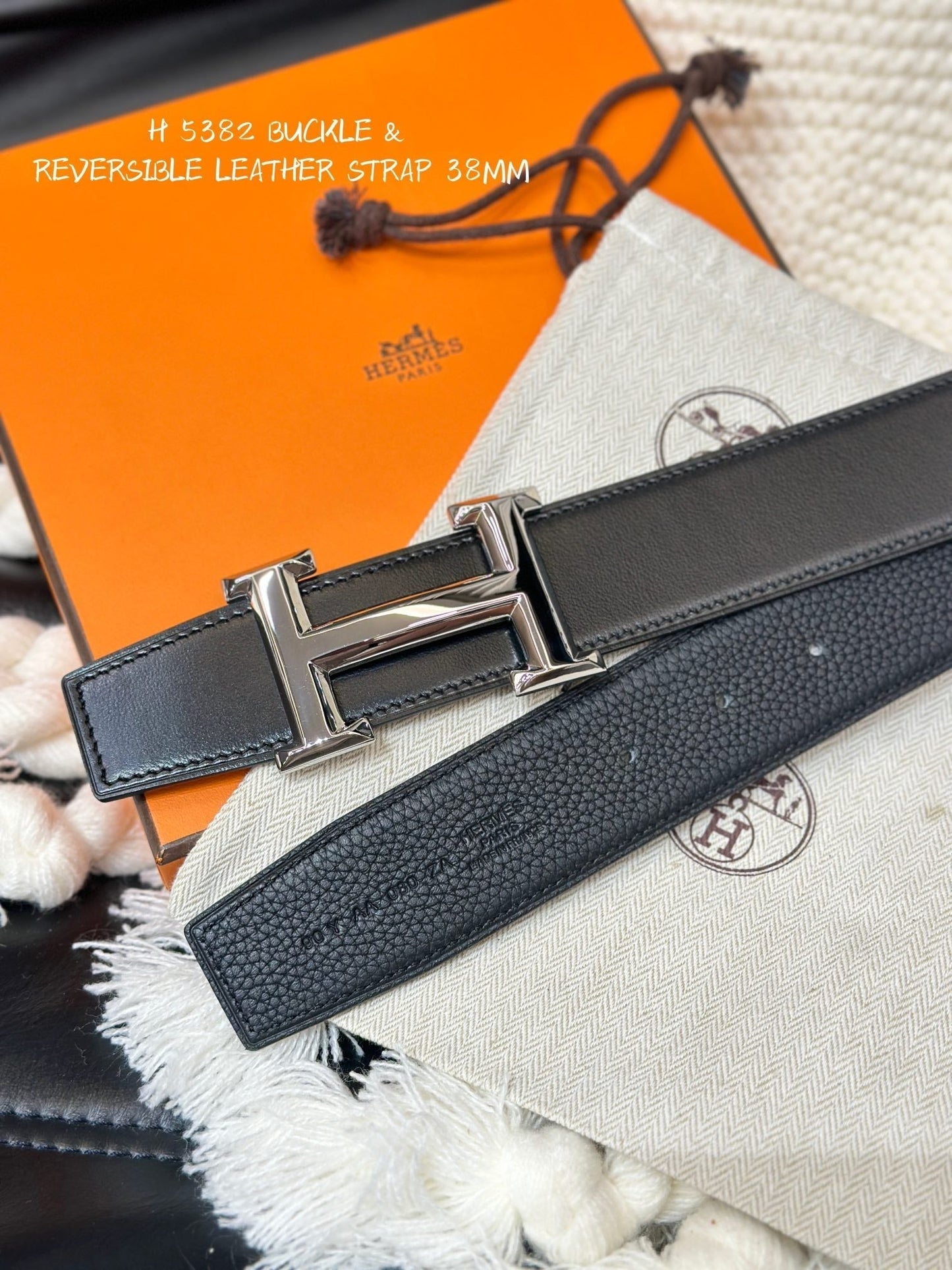 HM 5382 BELT SILVER BUCKLE & REVERSIBLE BLACK LEATHER STRAP 38MM - 30