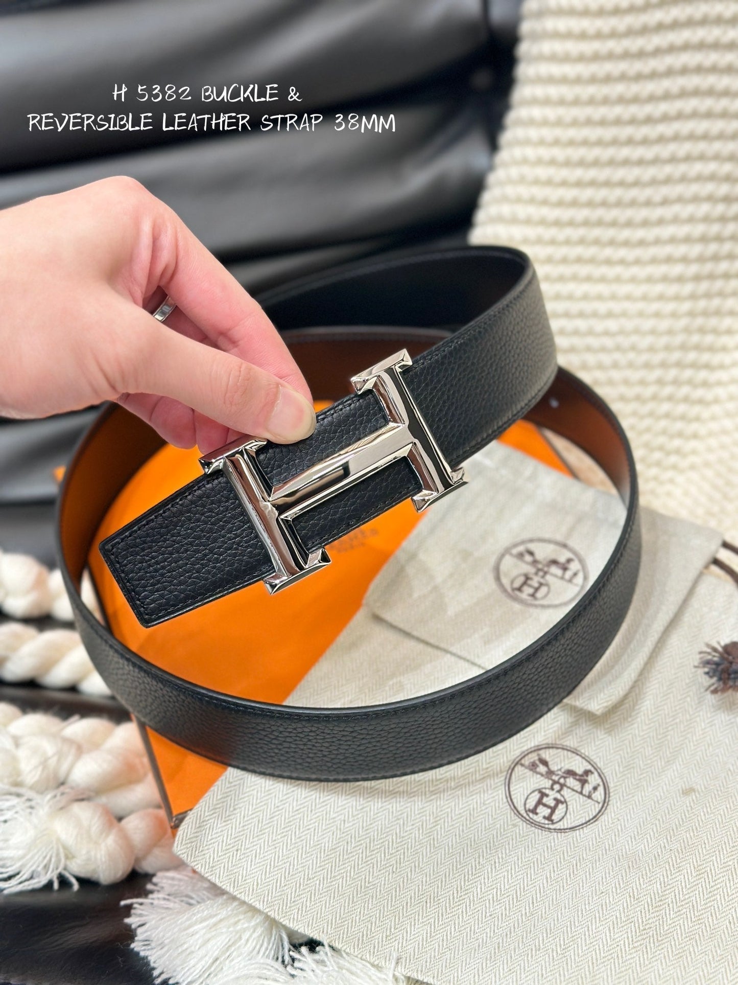 HM 5382 BELT SILVER BUCKLE & REVERSIBLE BLACK LEATHER STRAP 38MM - 30