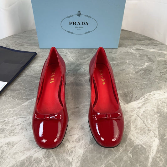 PRADA 25S НИЗЬКІ КАБЛУКИ СЛІПОНИ БАНТ 45ММ З ГЛЯНЦЕВОЇ ТЕЛЯЧОЇ ШКІРИ КОЛЬОРУ ТЕМНОГО ВИНА - 34