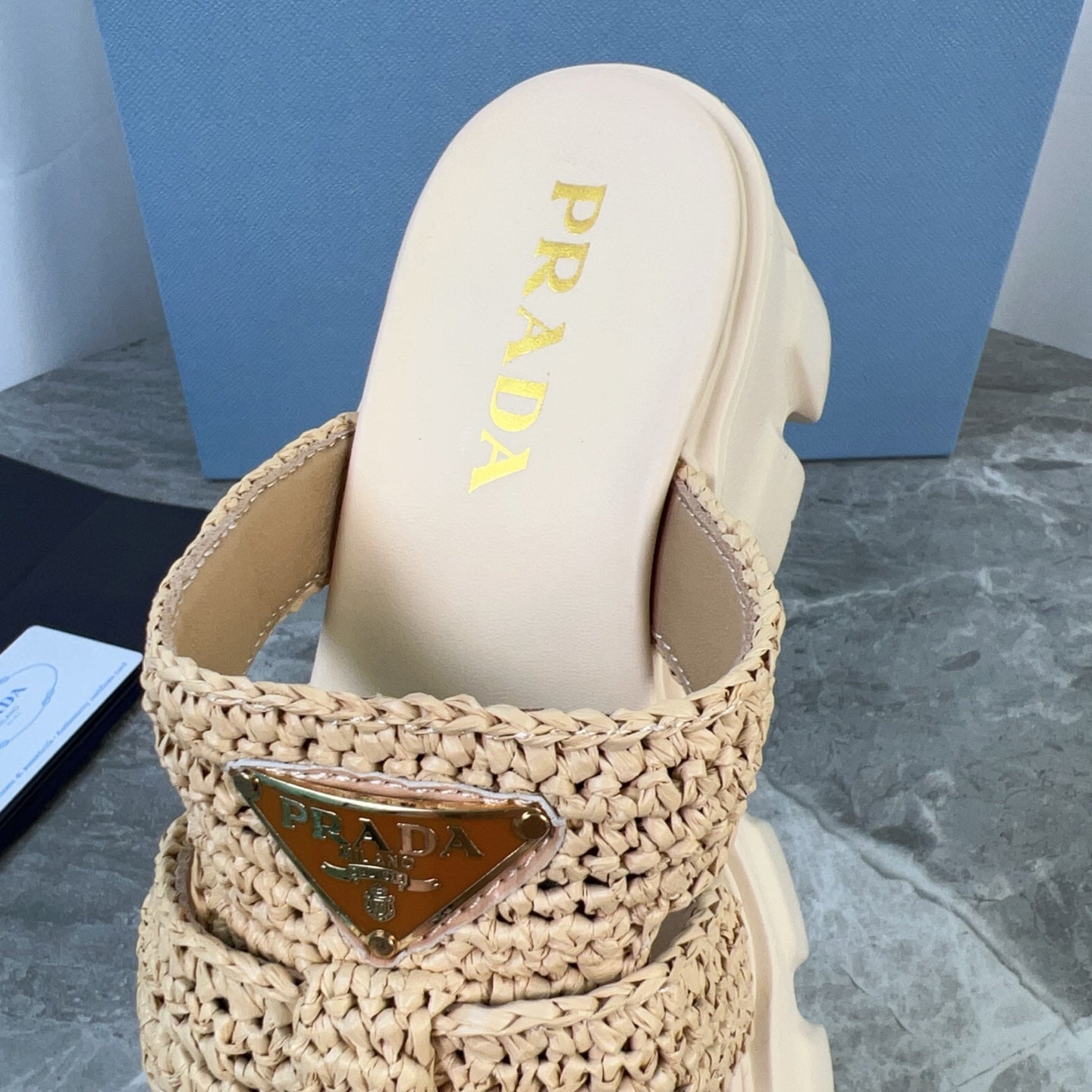 PRADA 25S MONOLITH RUBBER MULES IN BEIGE RAFFIA AND LAMBSKIN - 35