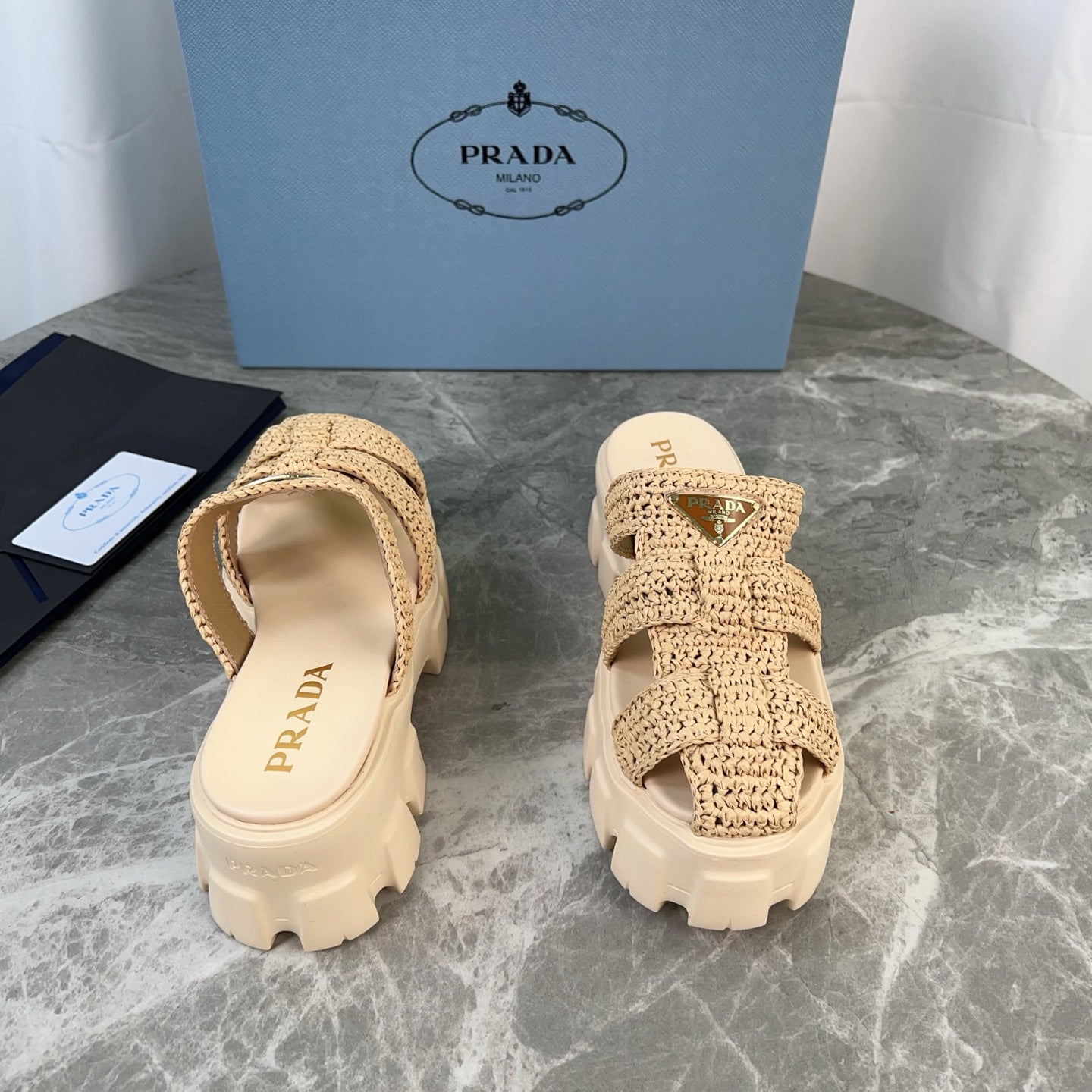PRADA 25S MONOLITH RUBBER MULES IN BEIGE RAFFIA AND LAMBSKIN - 35