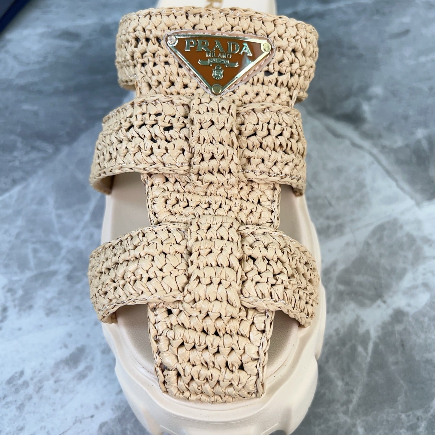 PRADA 25S MONOLITH RUBBER MULES IN BEIGE RAFFIA AND LAMBSKIN - 35